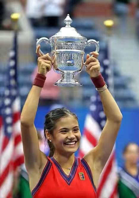 队贡献了力 队贡献了力