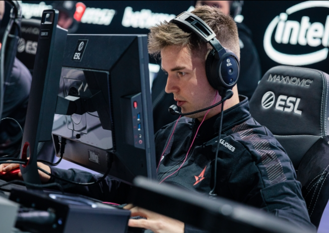 自己在赛季 自己在赛季