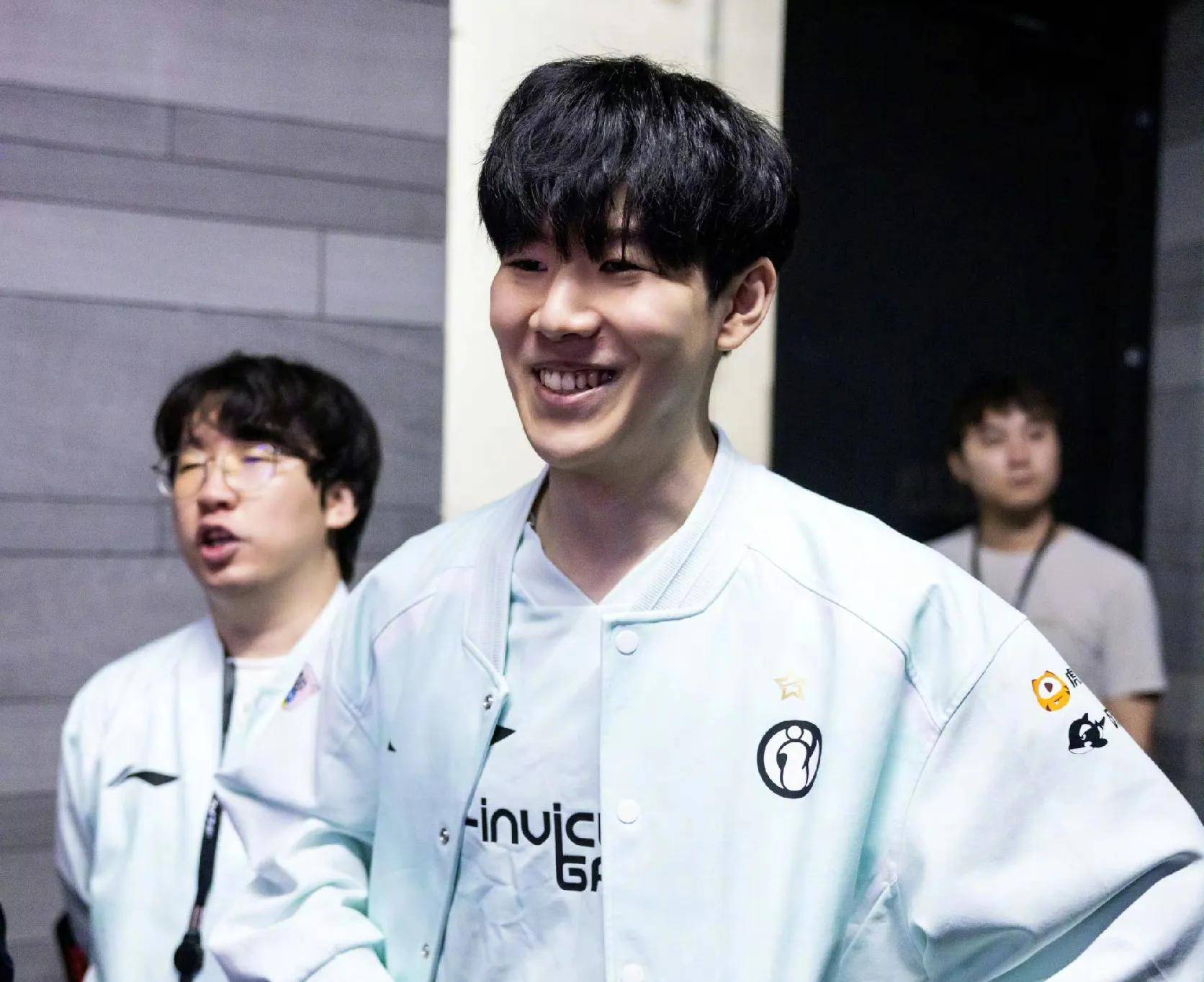 过去增援的 过去增援的