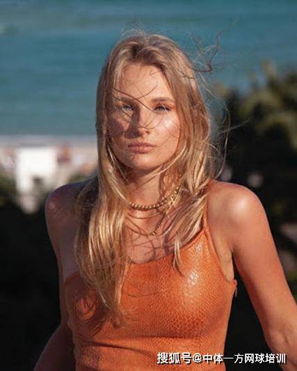 他将以更加 他将以更加